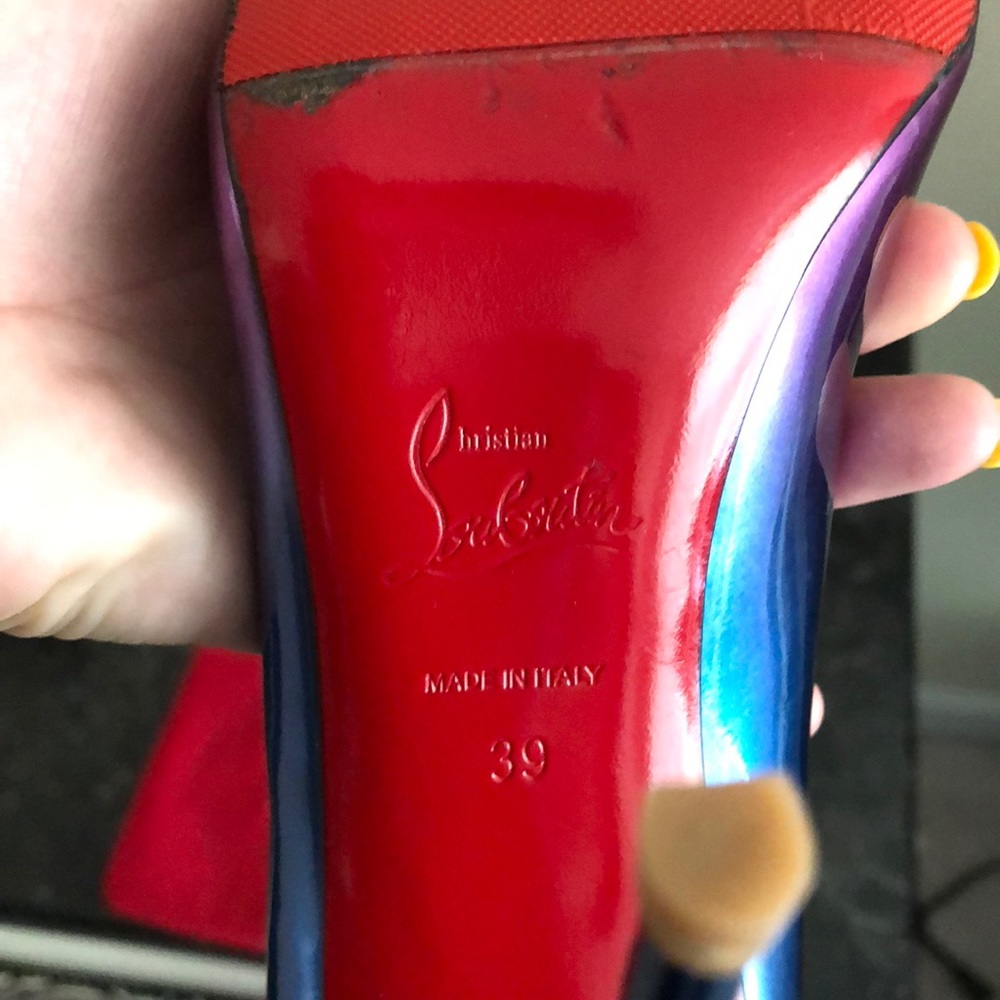 Christian Louboutin - Picture 3 of 3